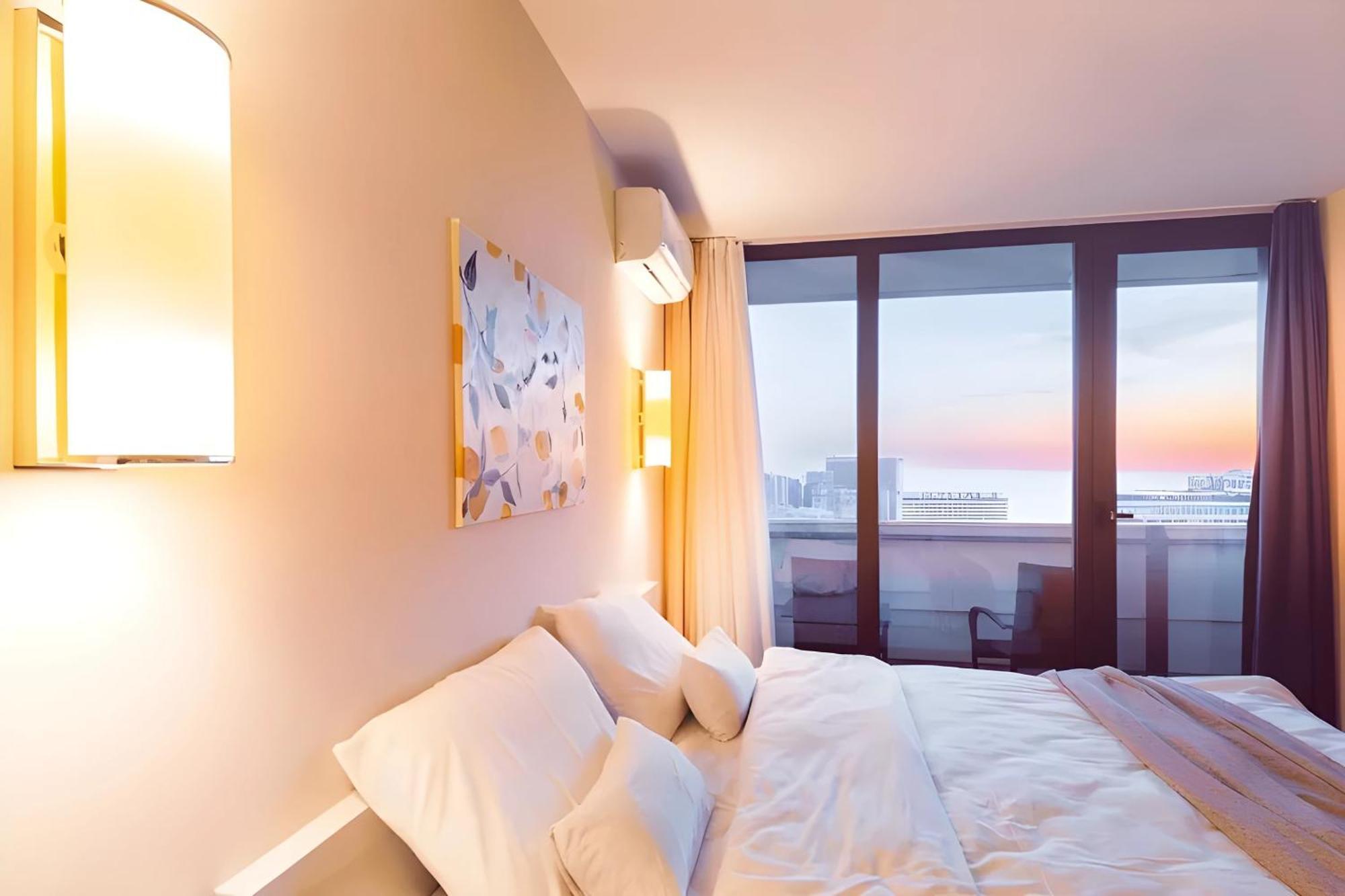 Luxury Orbi City Sea View Aparthotel Batum Dış mekan fotoğraf