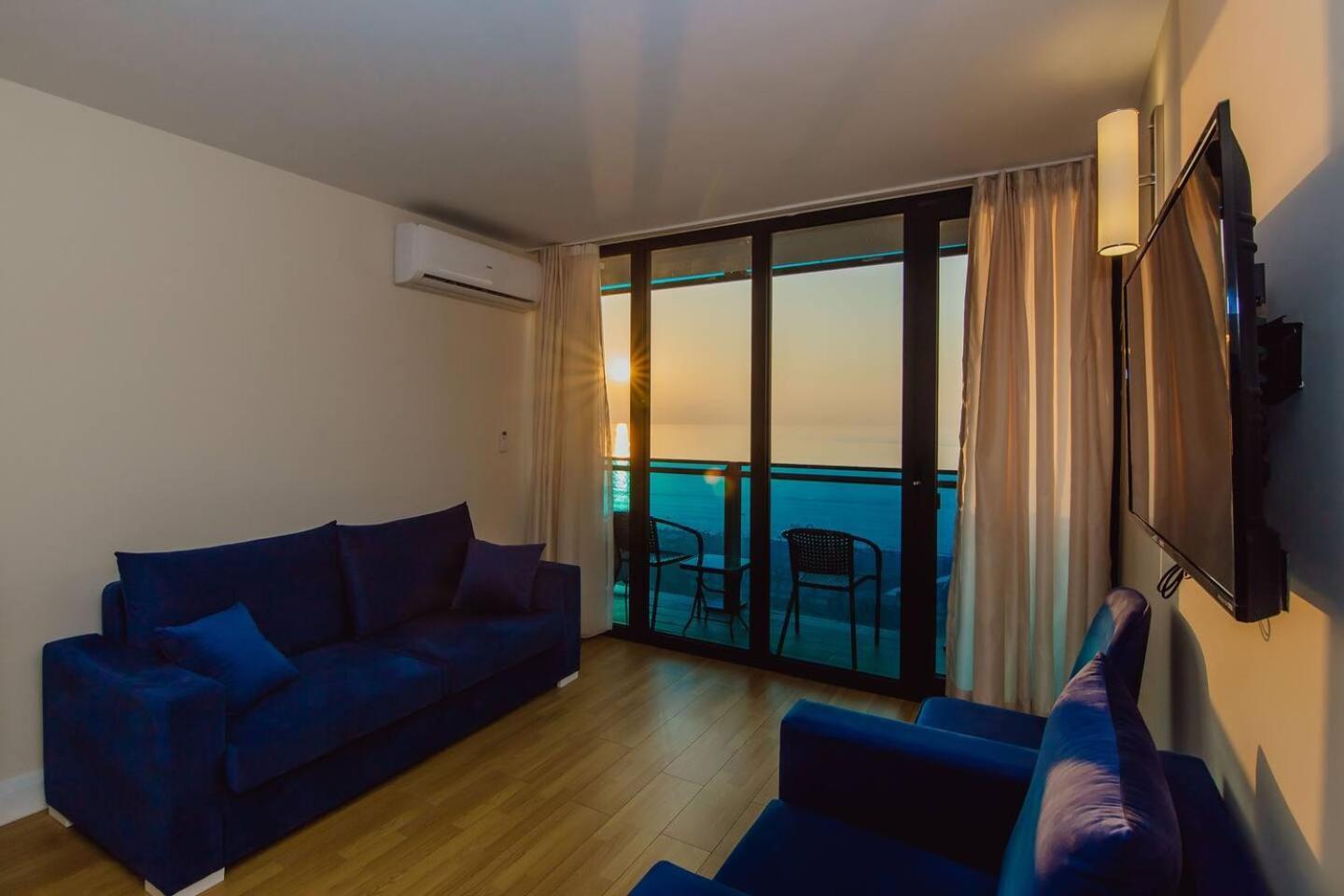 Luxury Orbi City Sea View Aparthotel Batum Dış mekan fotoğraf